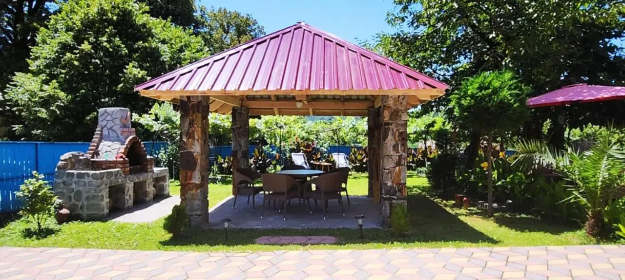 Iveri House