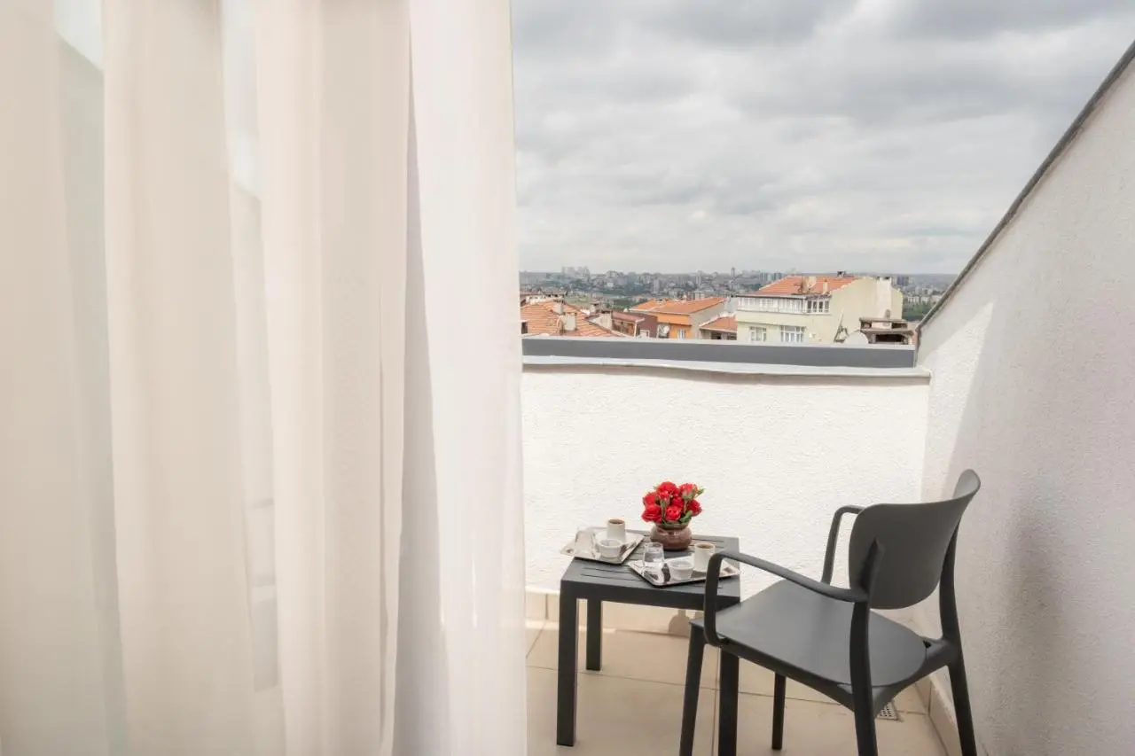 Elm Suite Hotel