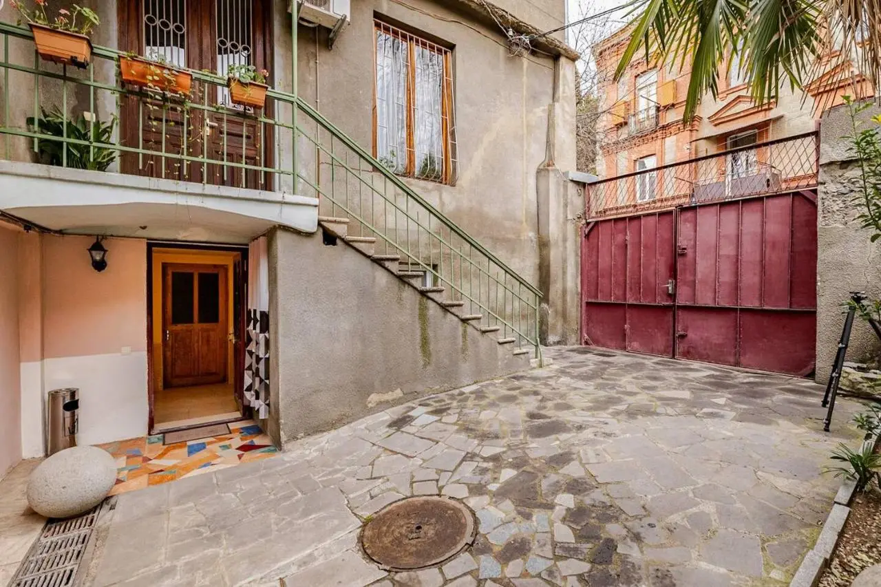 Guest House Beautiful Tbilisi - Cool & Cozy Apartments