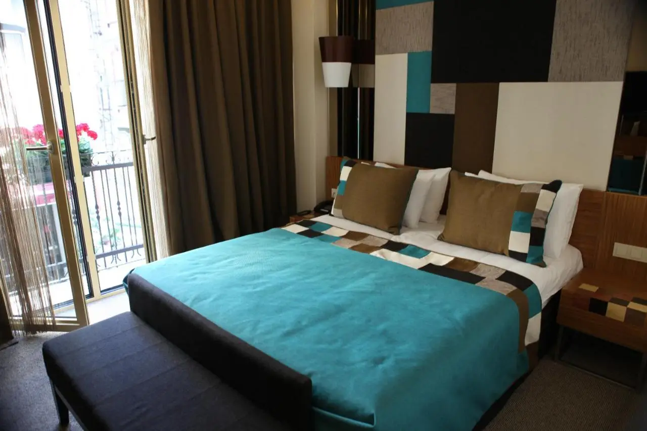 Collage Pera Hotel