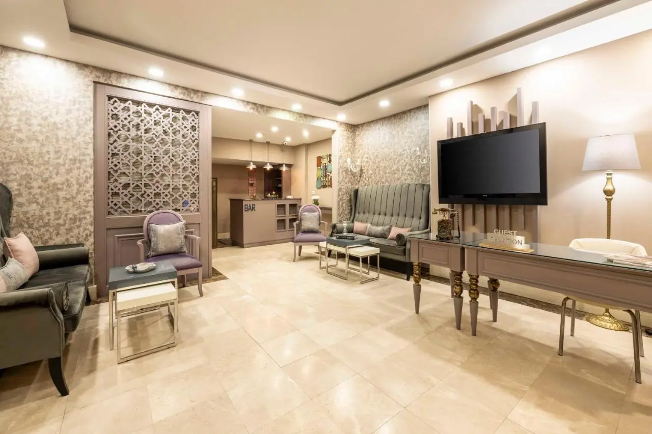 Raymond Hotel Old City