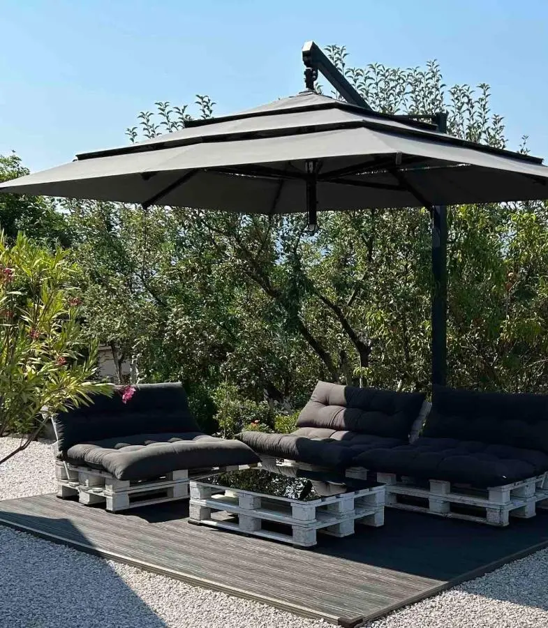Woodrock Villa