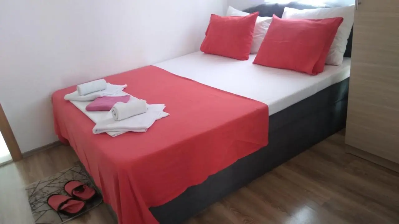 Apartments Leža