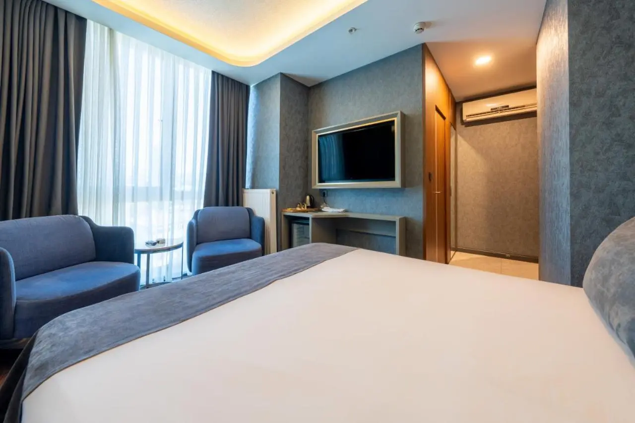 216 Eagle Palace Suite