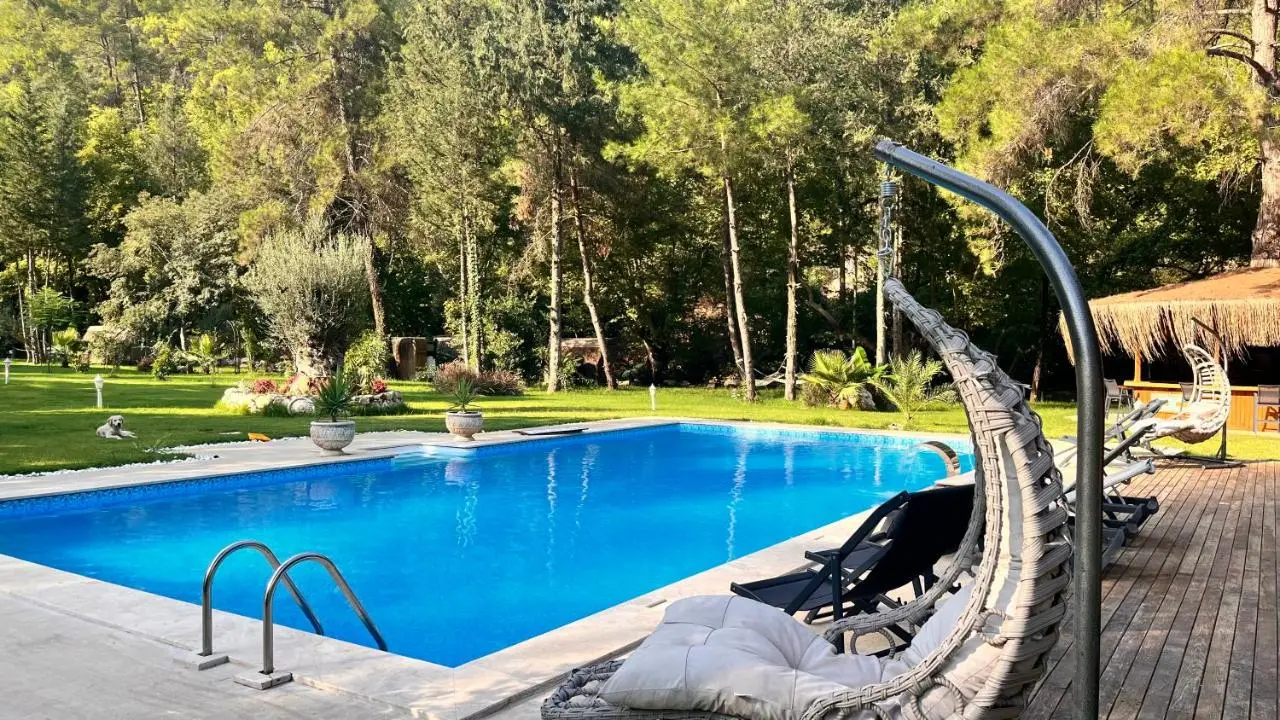 Yusalis Garden Hotel