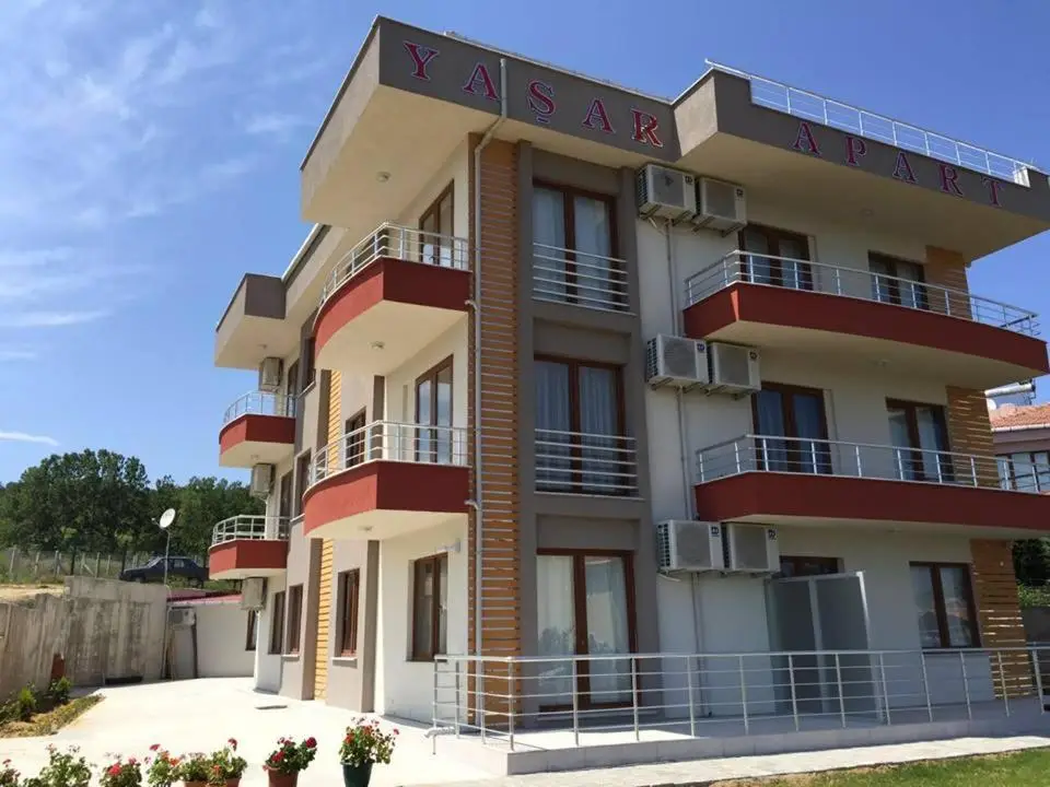 Yasar Apart