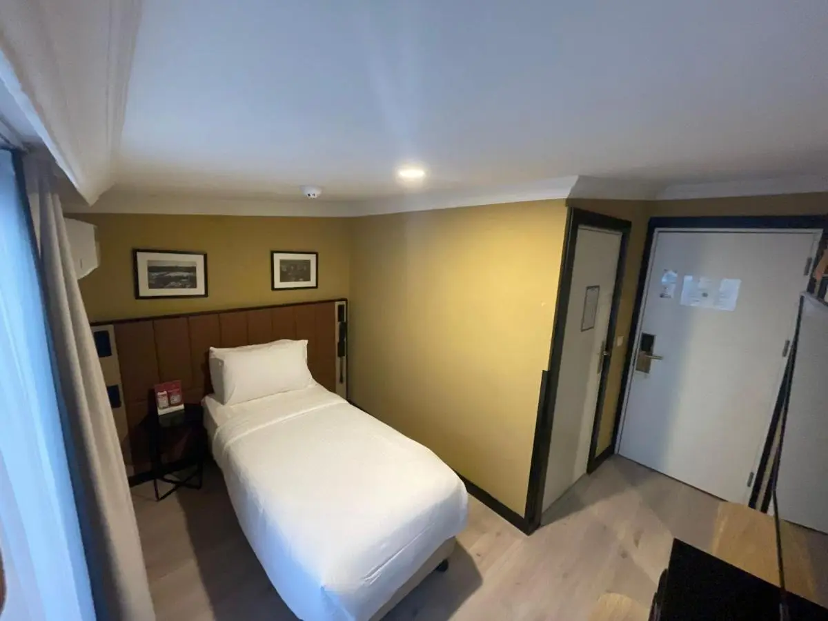 EA Exclusive Hotel
