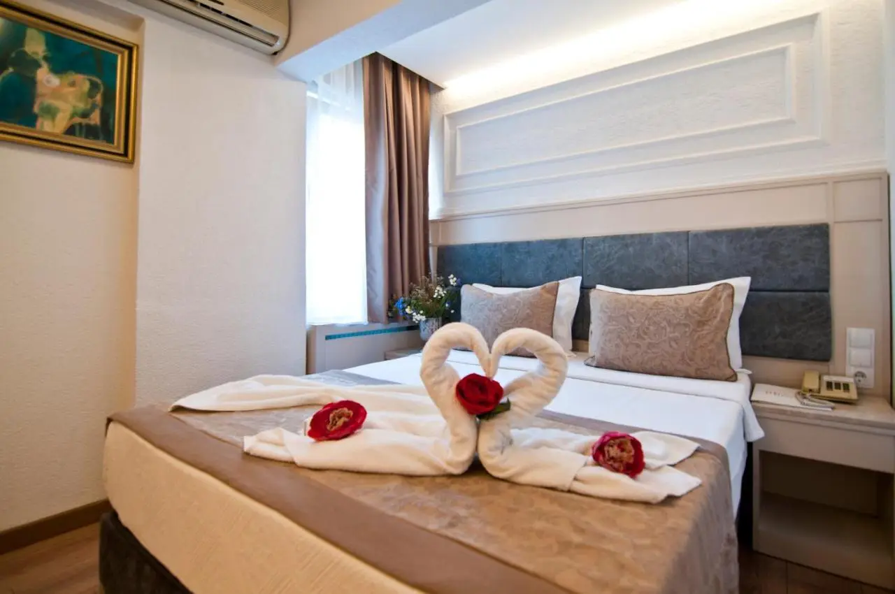 Royce Hotel