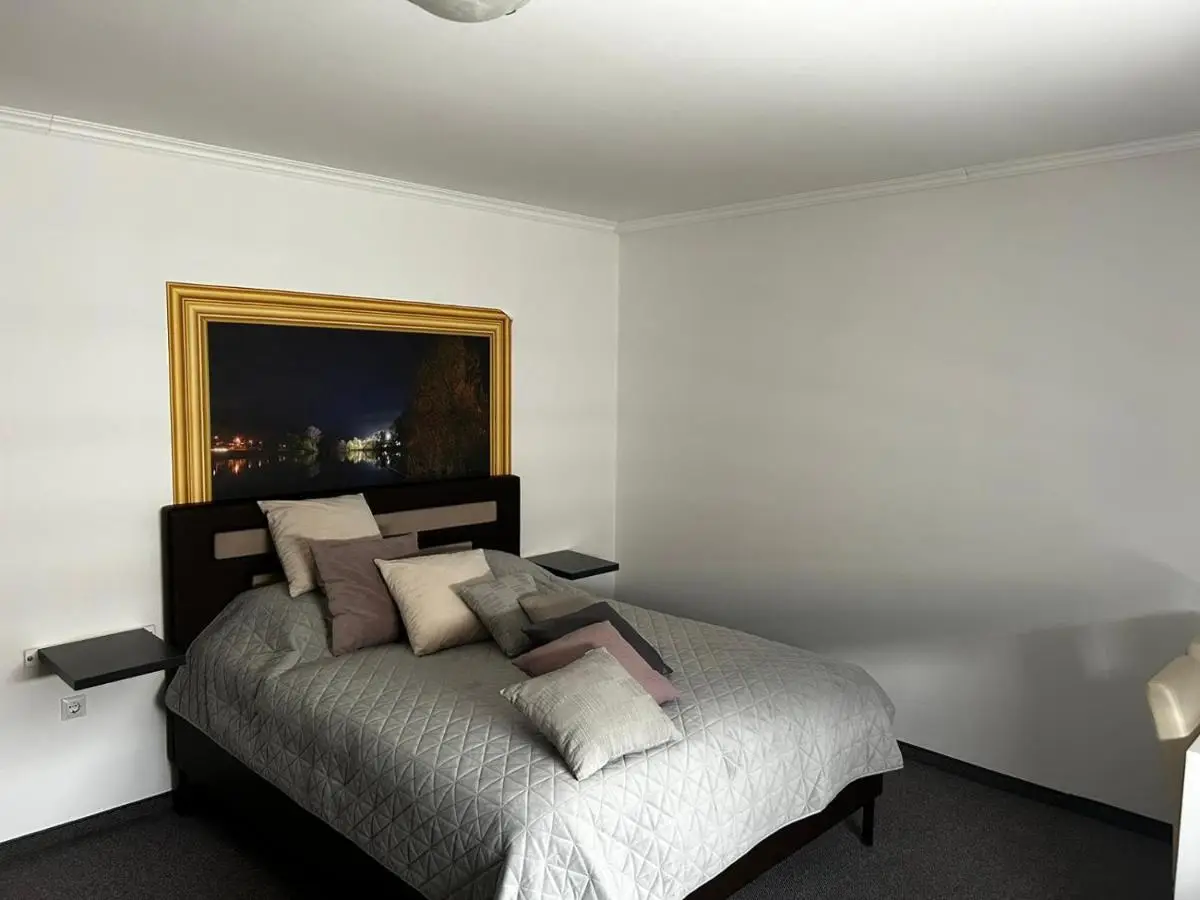 Motel Medium