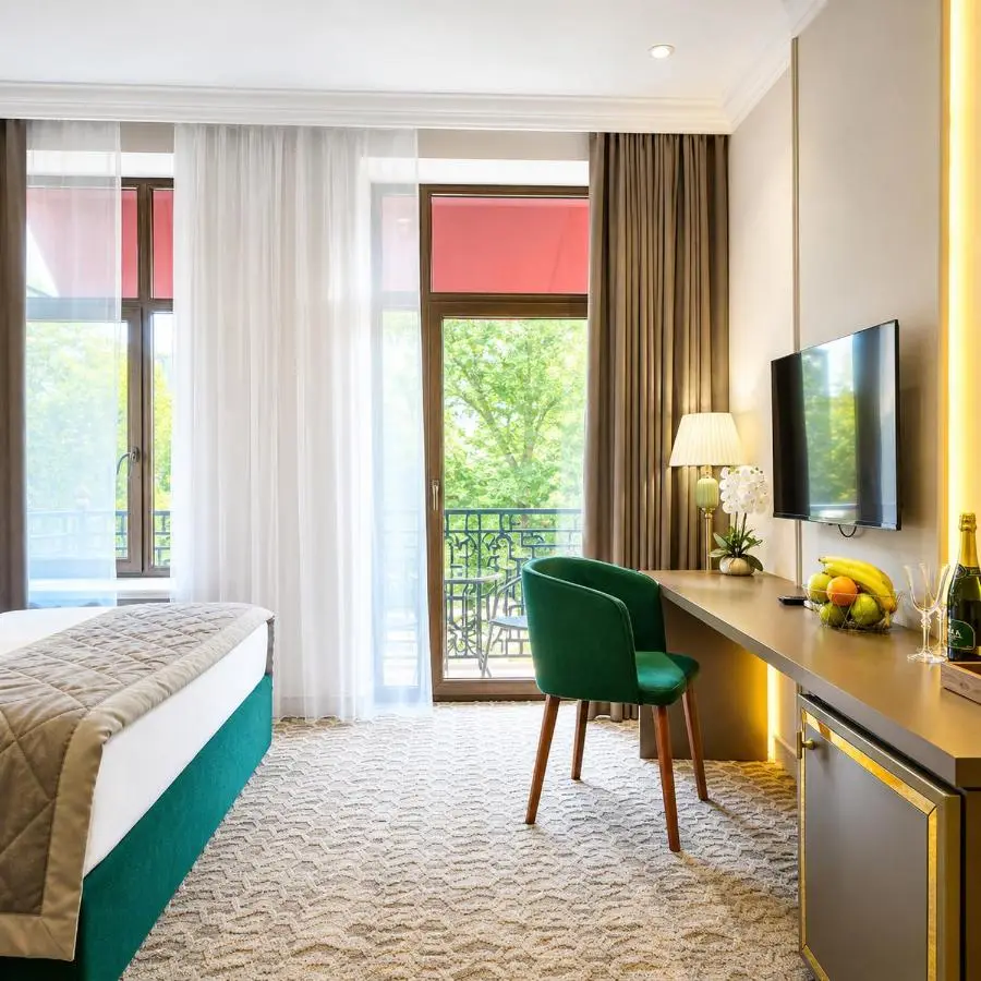 Maestro Address Hotel