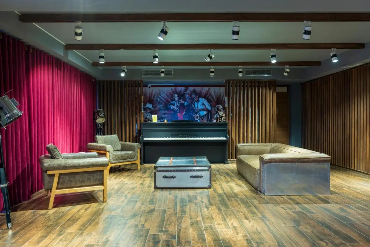 Jazz Hotel