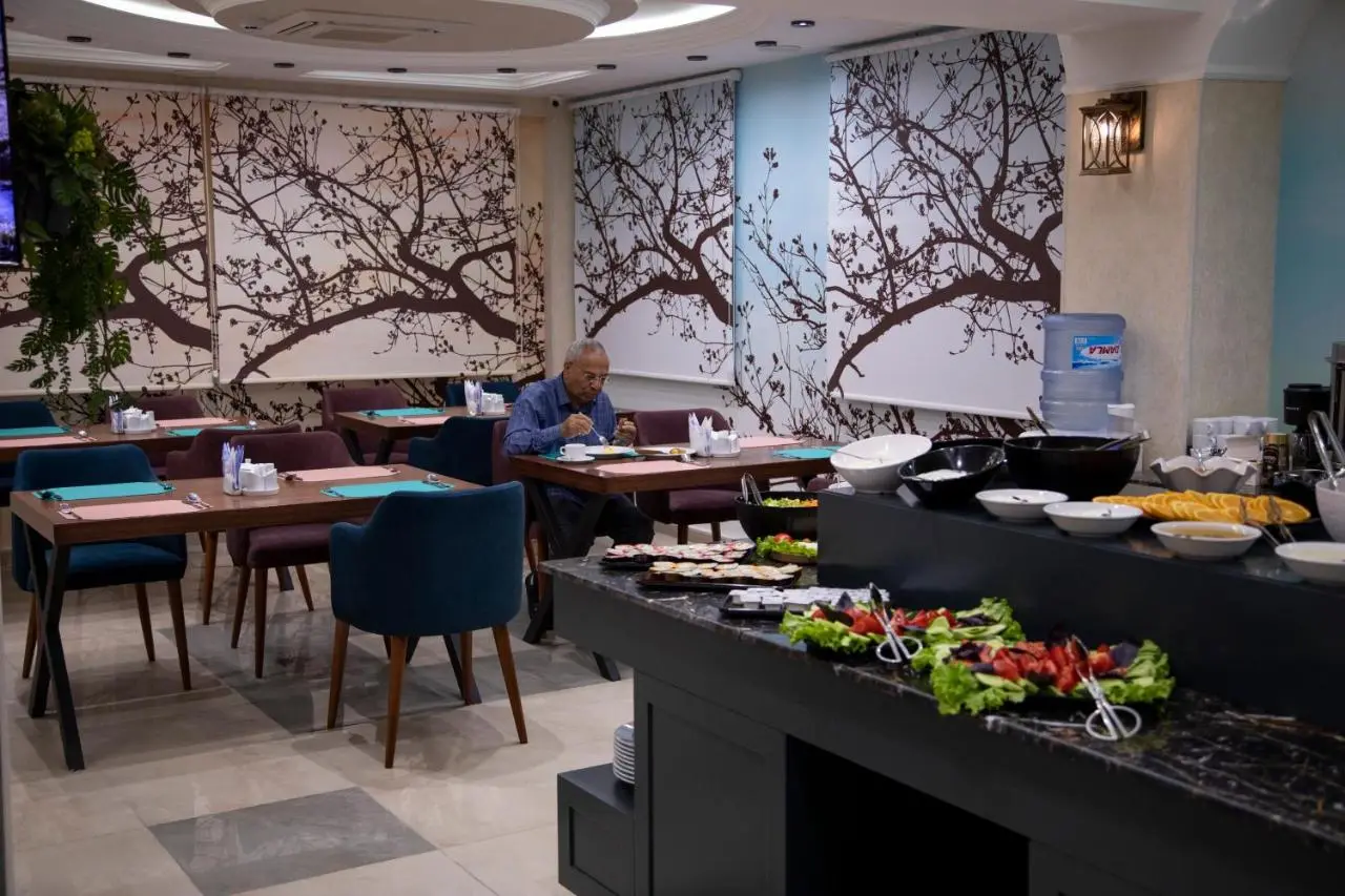 Essam Deluxe Hotel