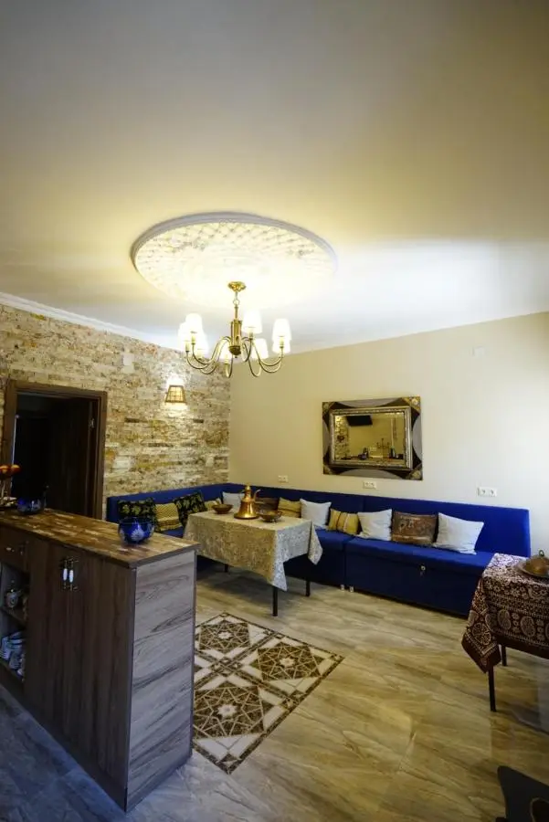 Hotel Daisy S Home