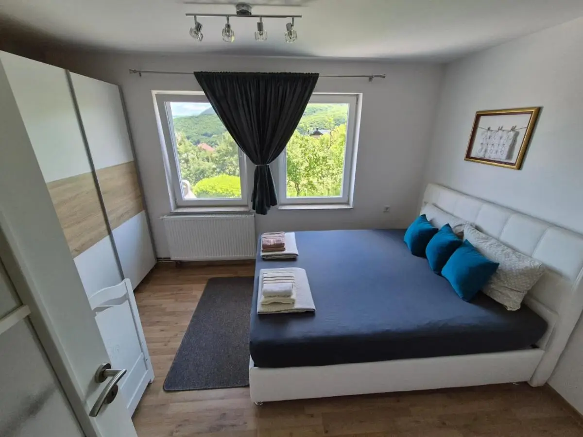 EmUm family cottage
