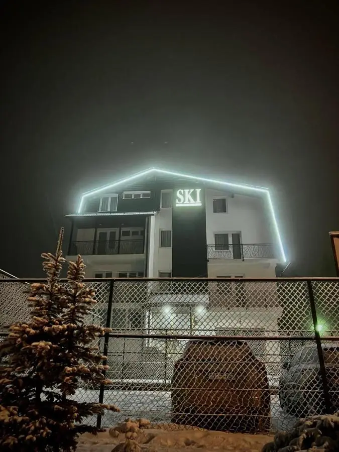 Apartments and Rooms Ski