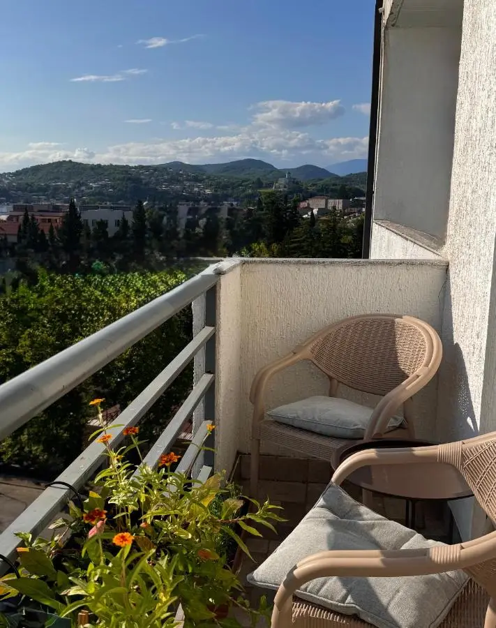 Kutaisi Glow