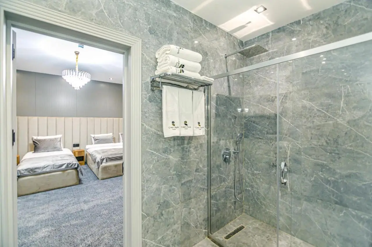 GREEN PARK HOTEl