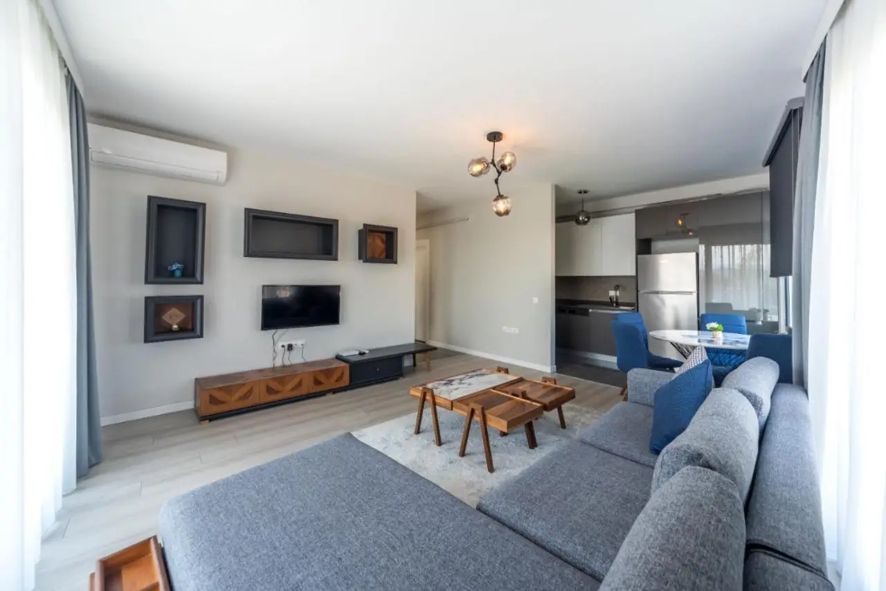 Green Hills Suites