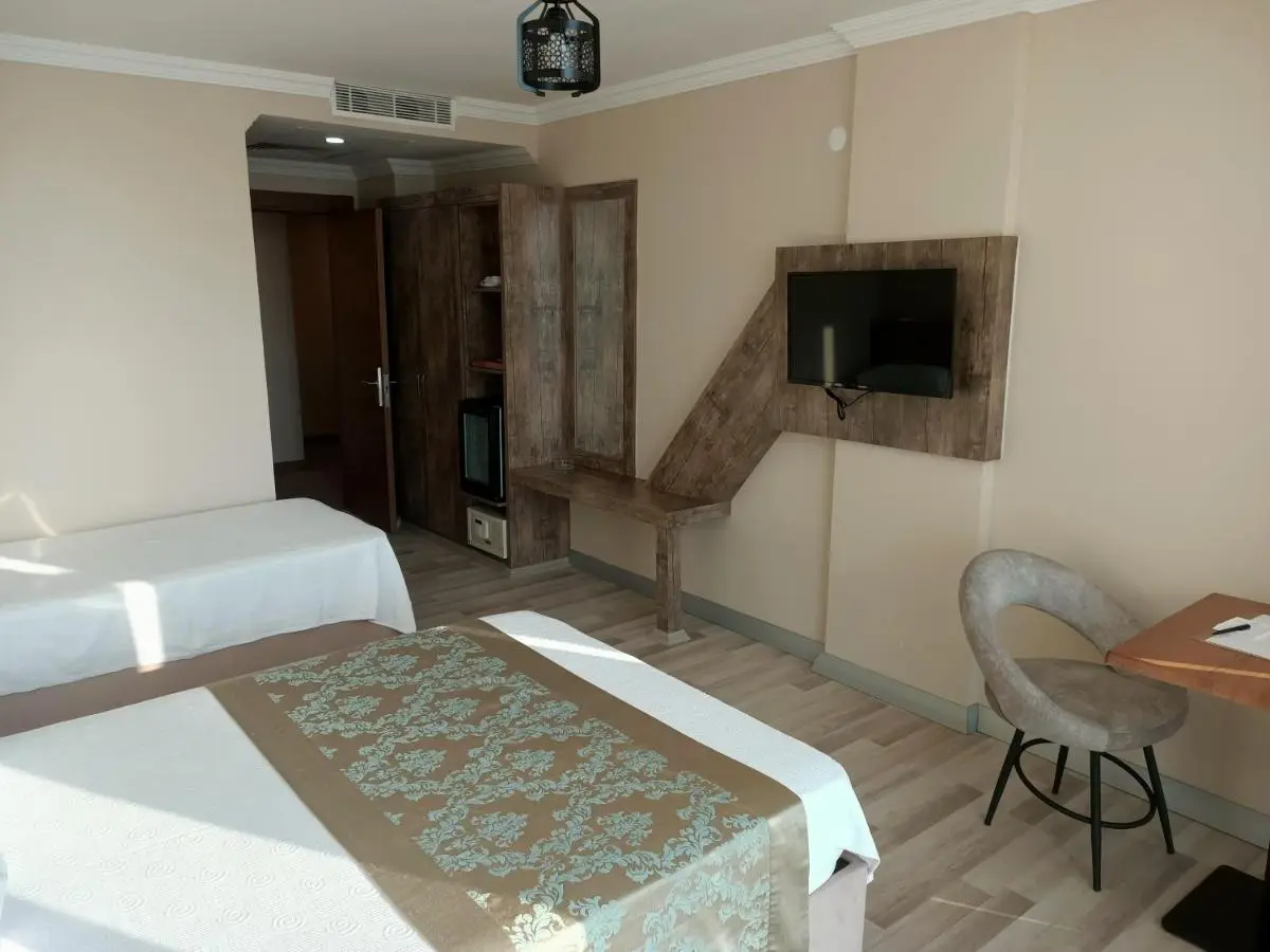 Bal Hotel