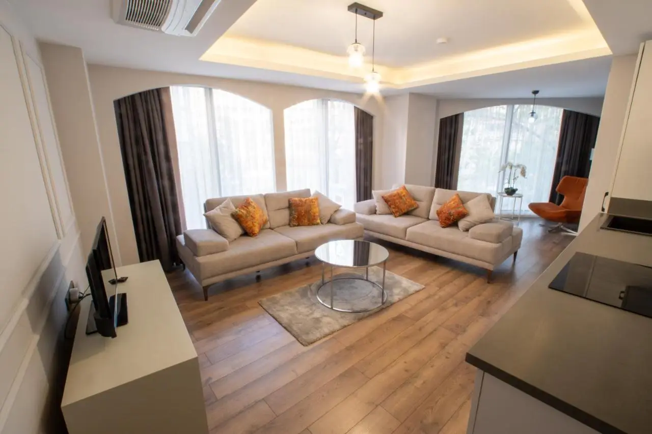 Myway Deluxe Hotel