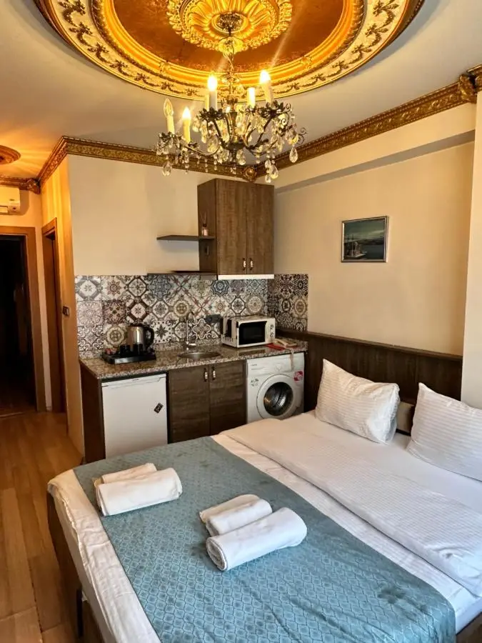 taksim white family suites
