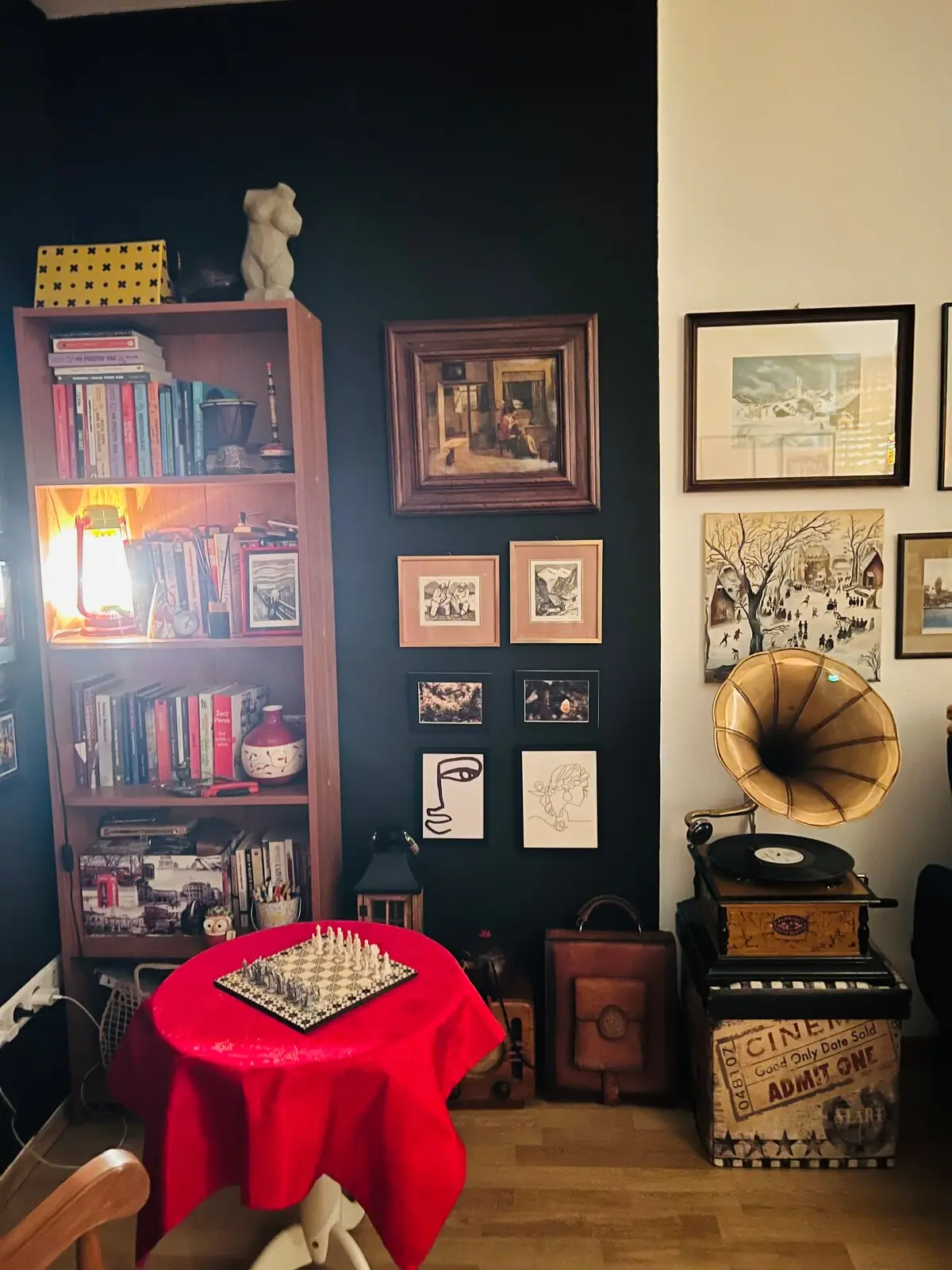 Private room in authentic and charming city nest