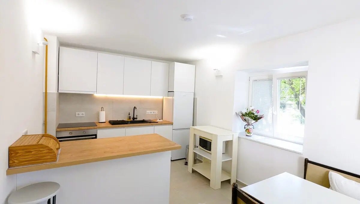 Simple Apartment Near City Center