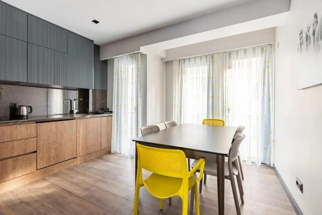 Duplex Penthouse wparking 3BD2Bath Views! #340