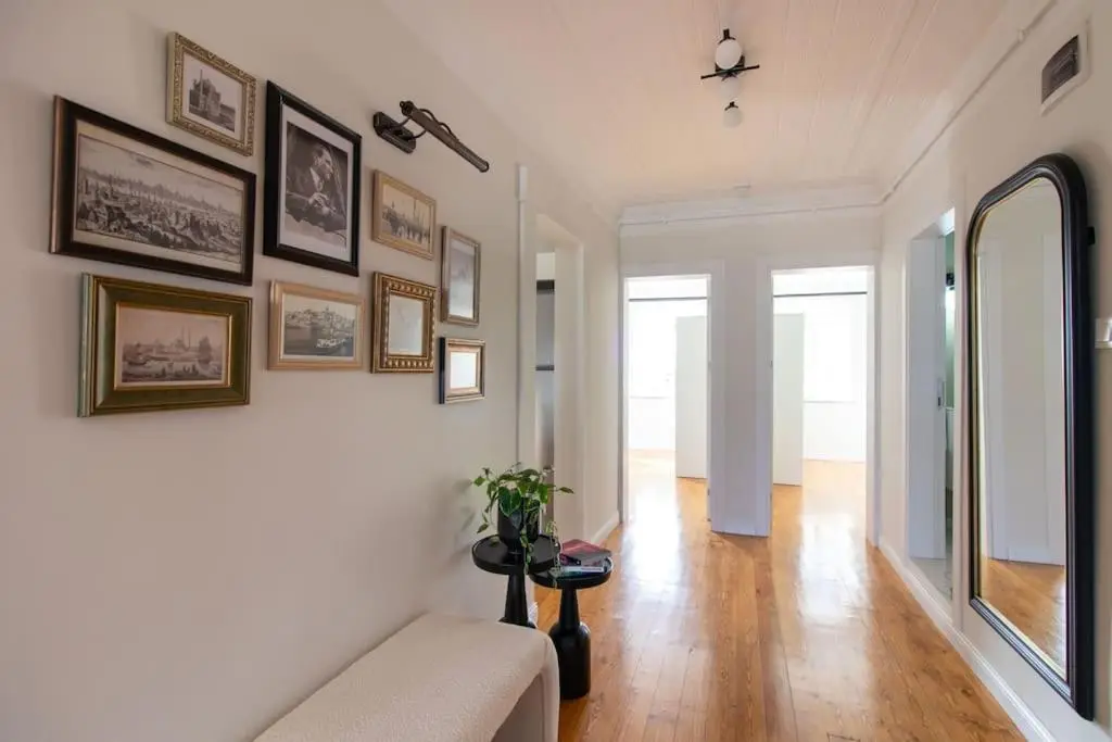 Historic 2BR Gem in Downtown Sisli AC in All Rooms