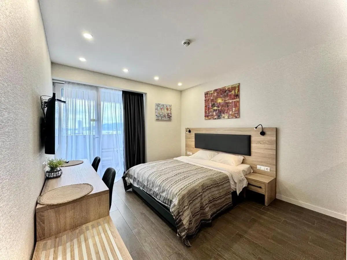 Sunshine Signature Apartments in Alliance Palace