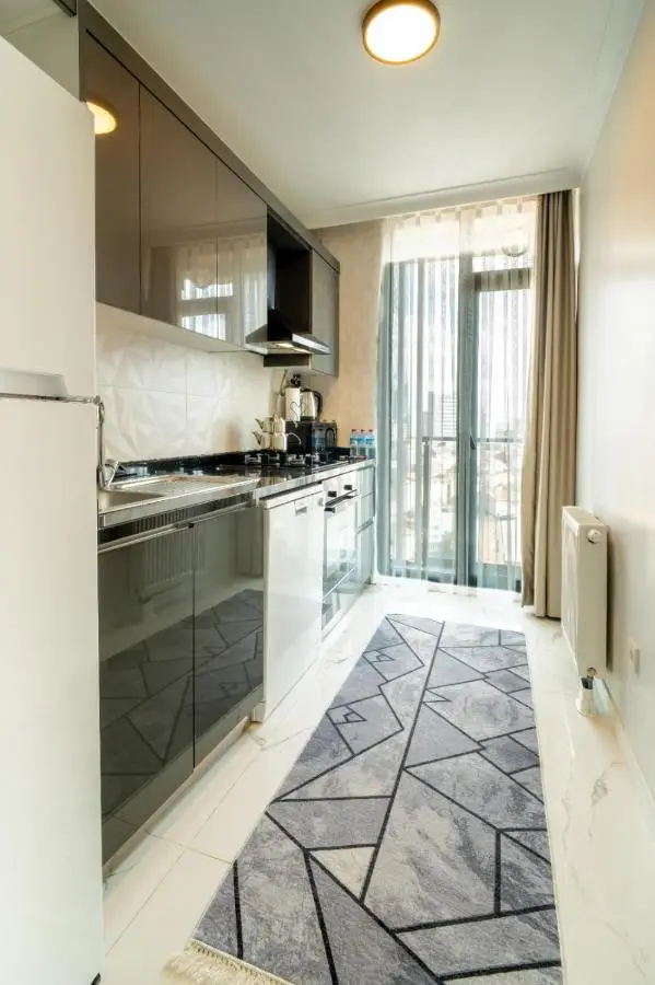 Roni Apartments, Close to the metro and parking