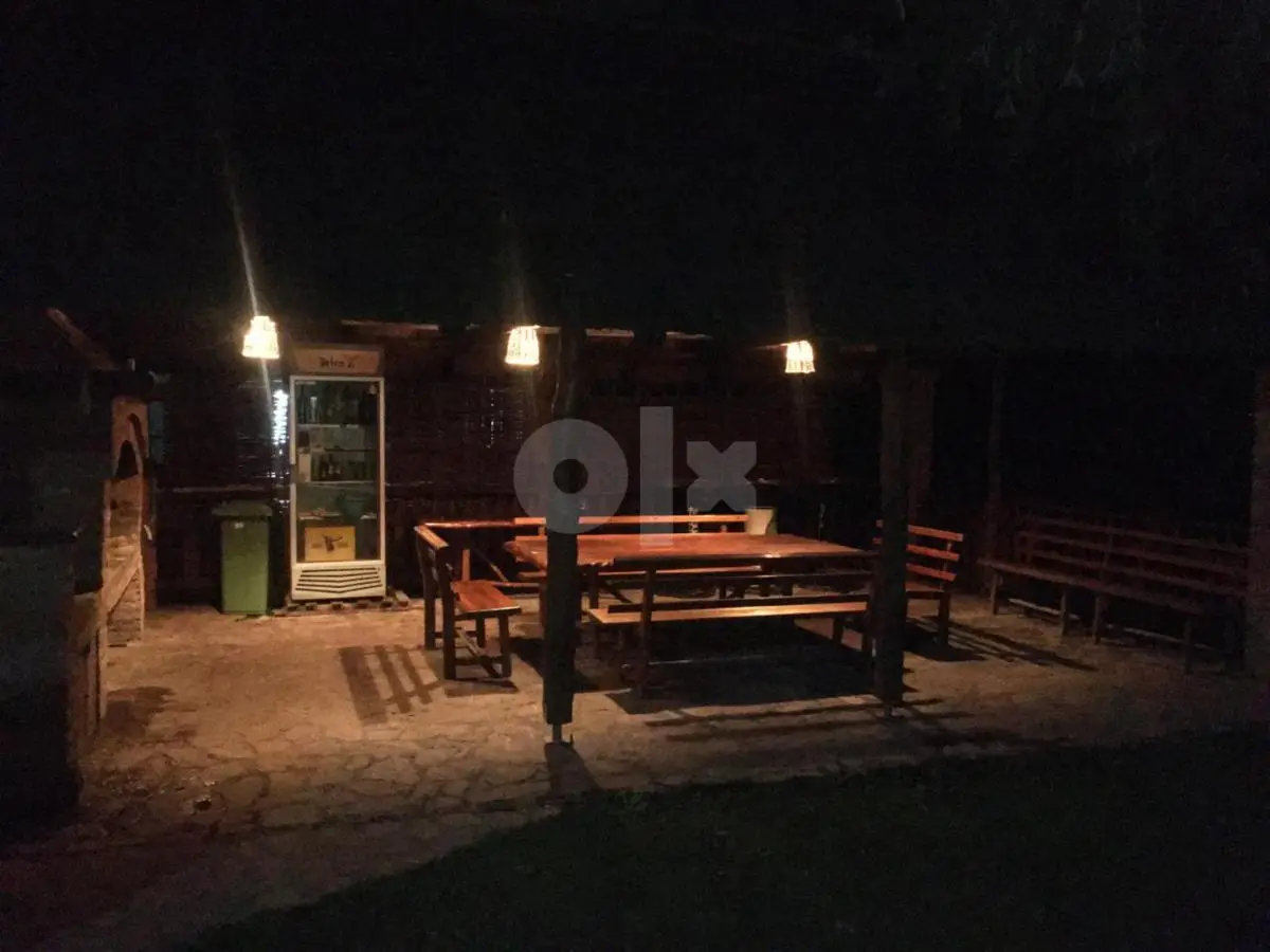 "River paradise" Vikendica sa bazenom, ladarom i kaminom na samoj obali Vrbasa Banja Luka