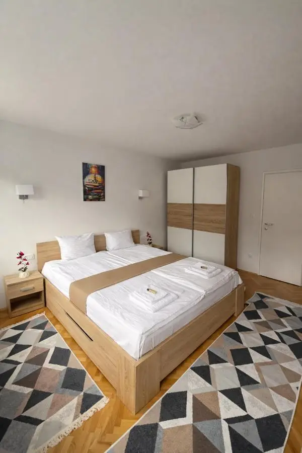 Old Square Apartment - Old Town