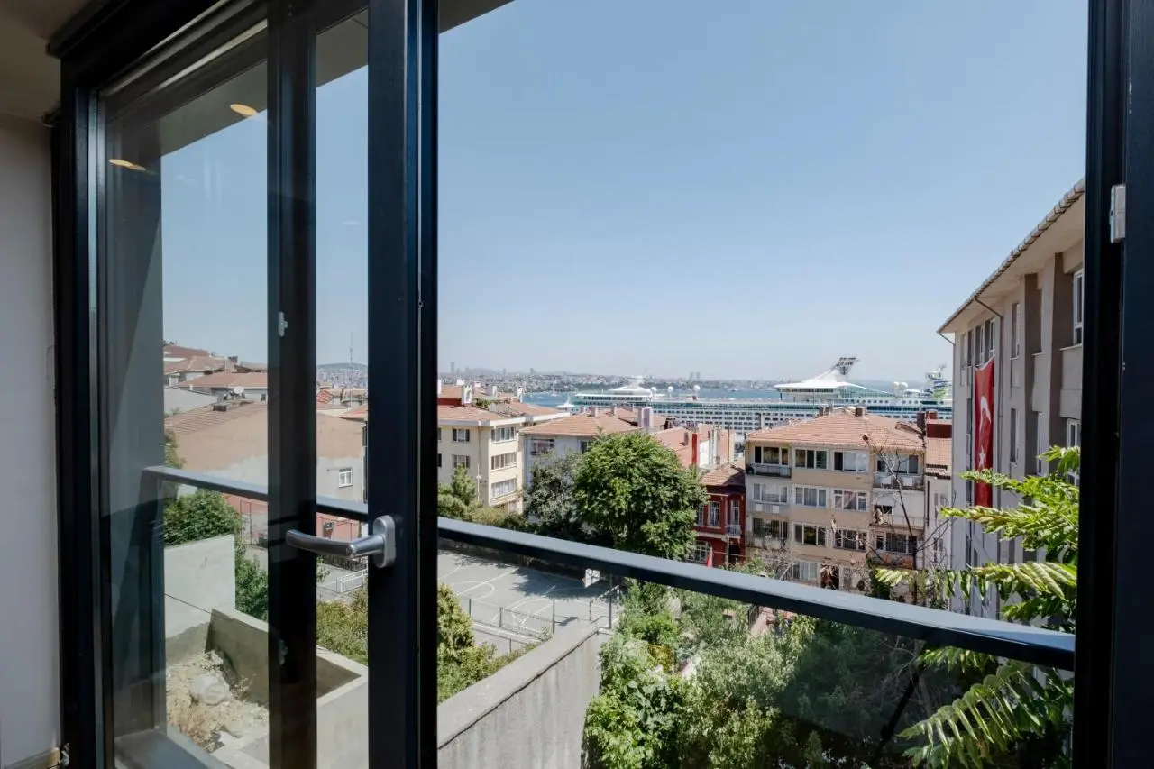 Sea View Two-Bedroom Suite in Managed Residence - Parking and Elevator