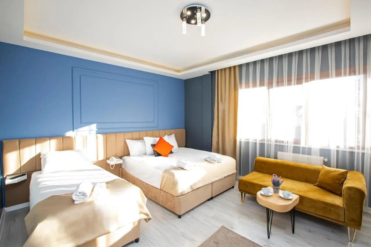 Taksim Square Leon's Hotel