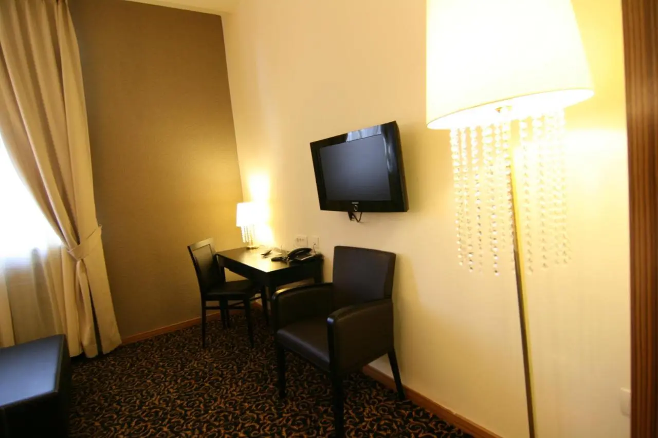 Hotel Crystal