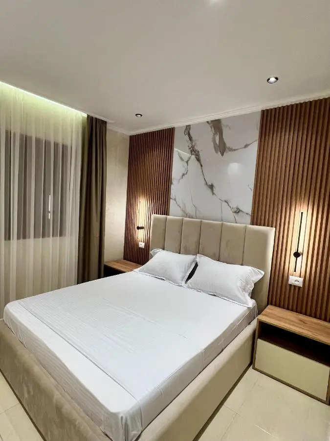 Kamberi Hotel & Apartments
