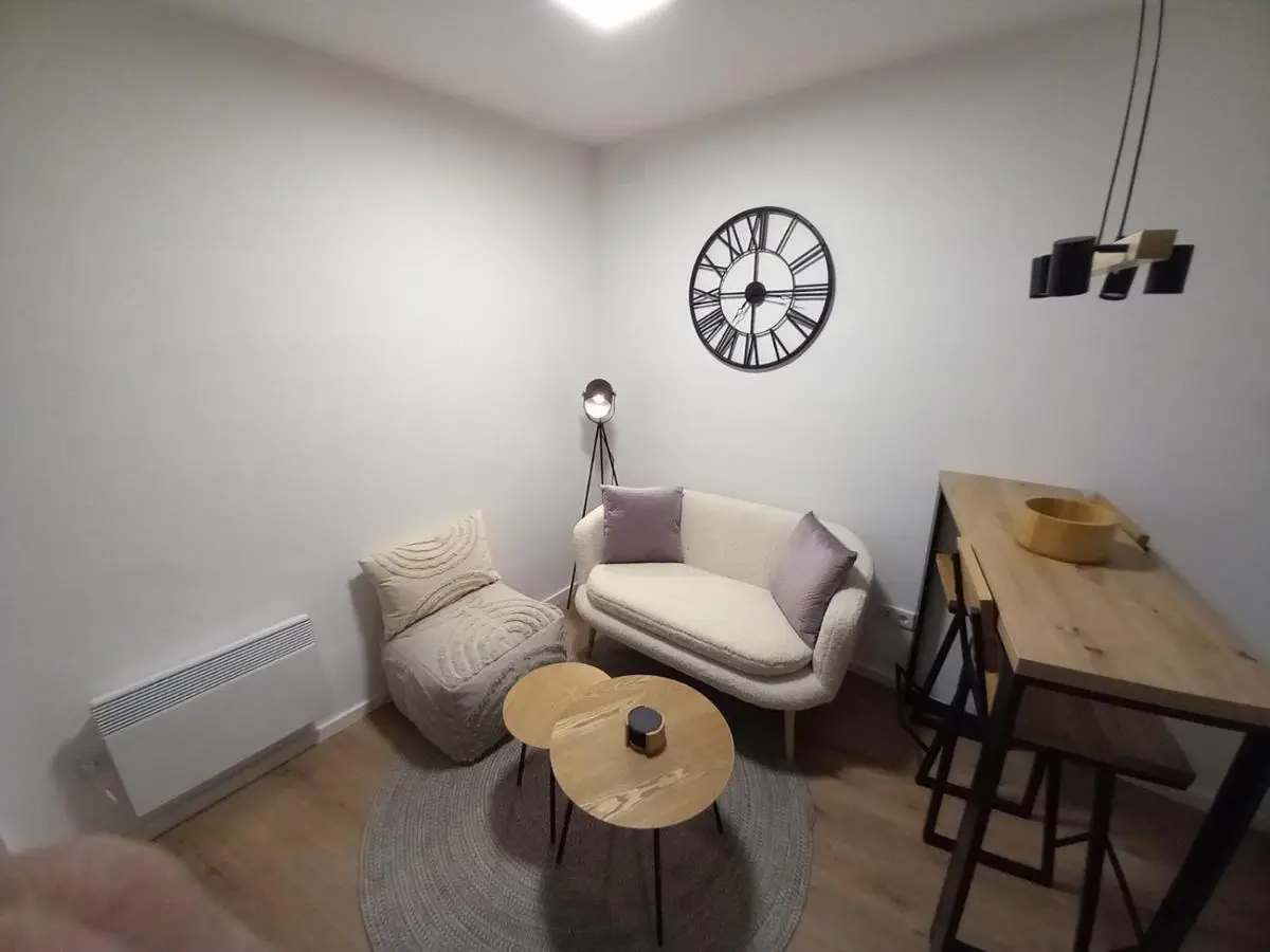 Cute 1BDR in City Center