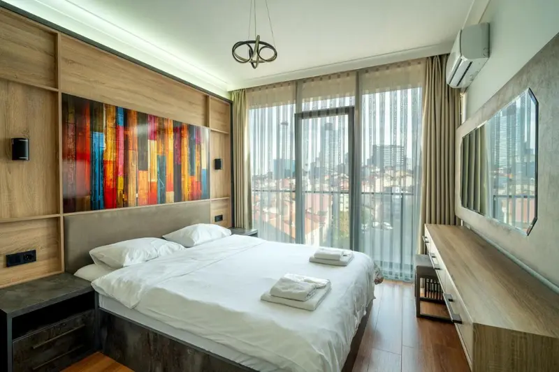 Roni Apartments, Close to the metro and parking