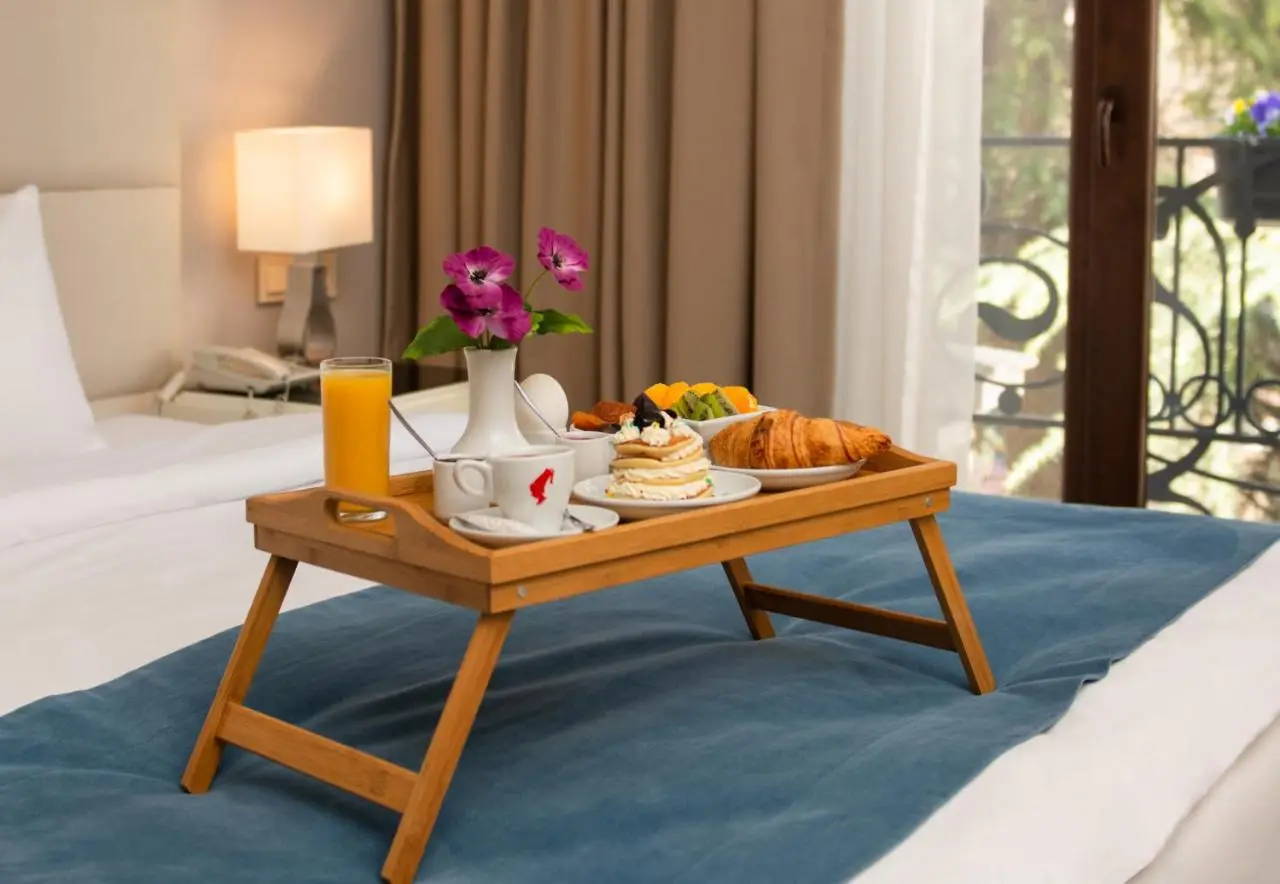 City Avenue Hotel
