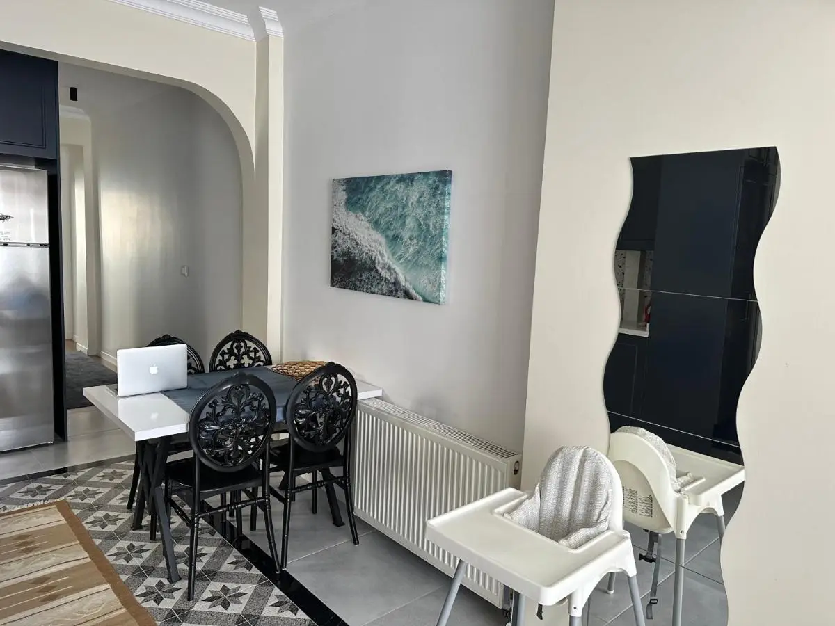 Center of city in Beşiktaş 2 plus 1 with 2 Bathroom and 3 Air Conditioner