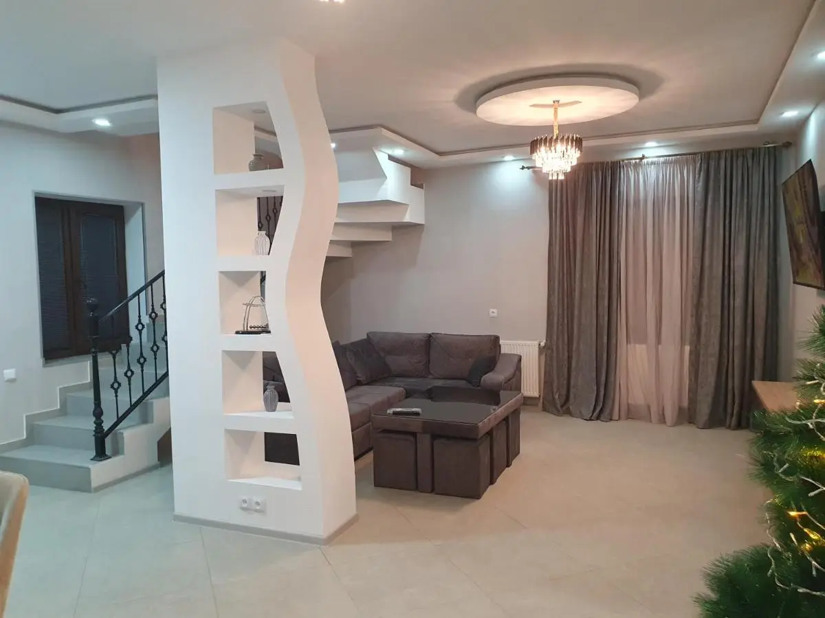 Gesh House