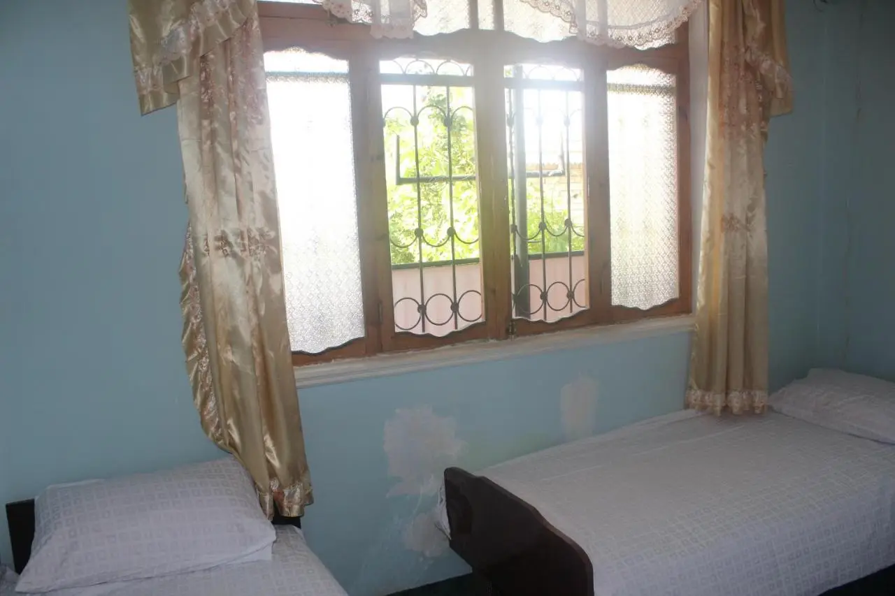 Canal Hostel