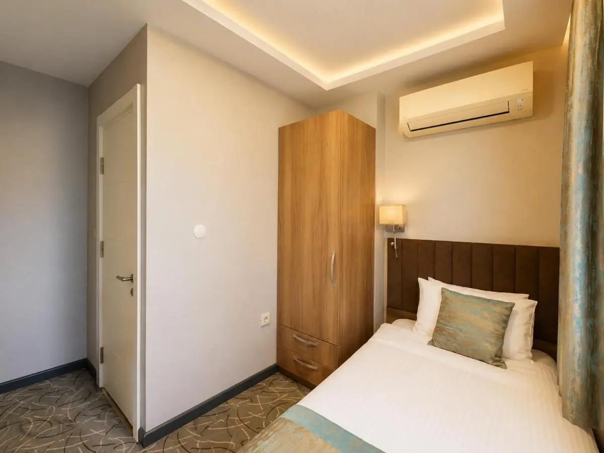 Grand Kavi Hotel