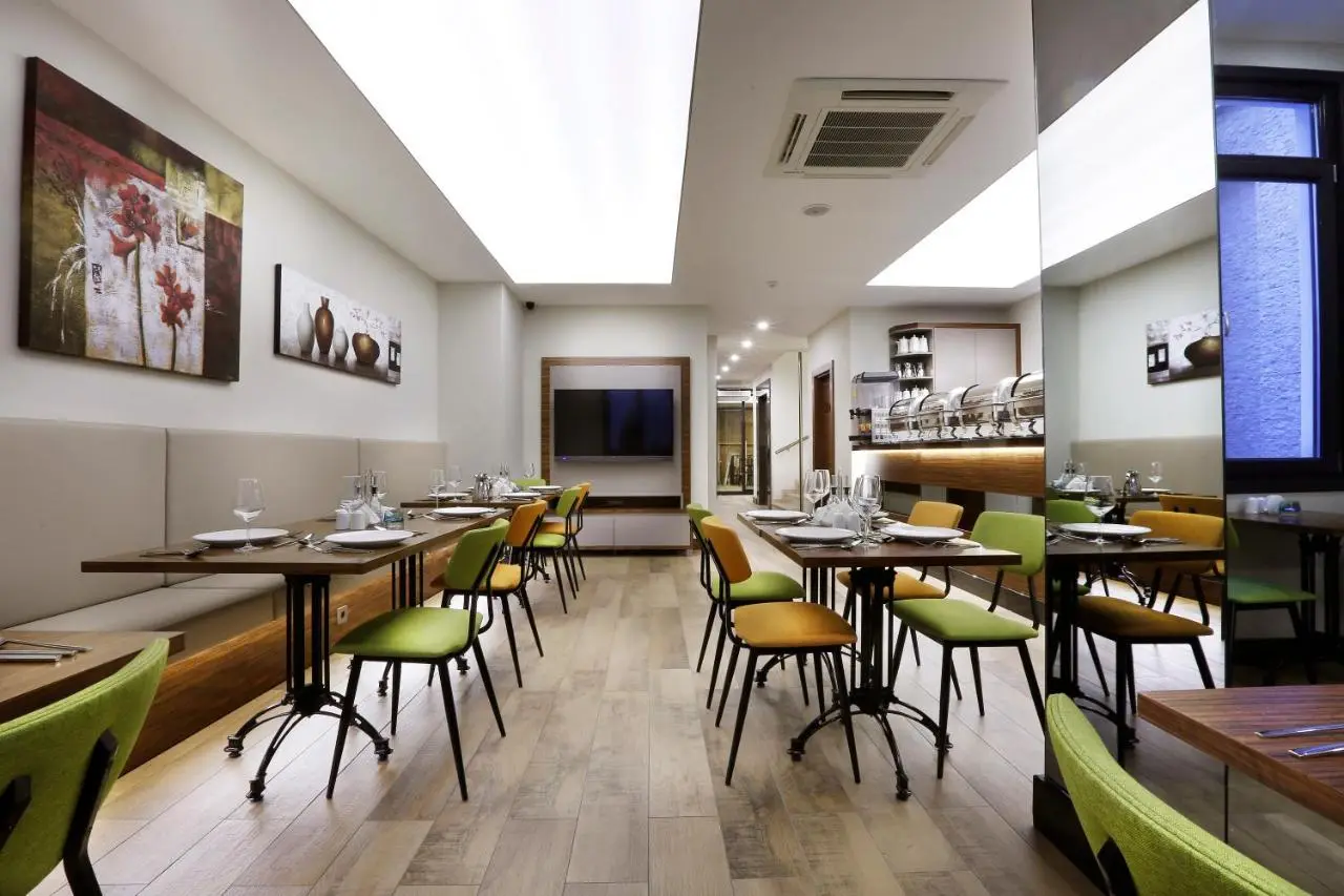 The White Orient Hotel