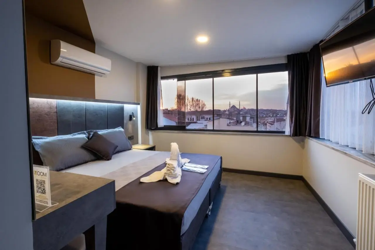 The Queen Hotel