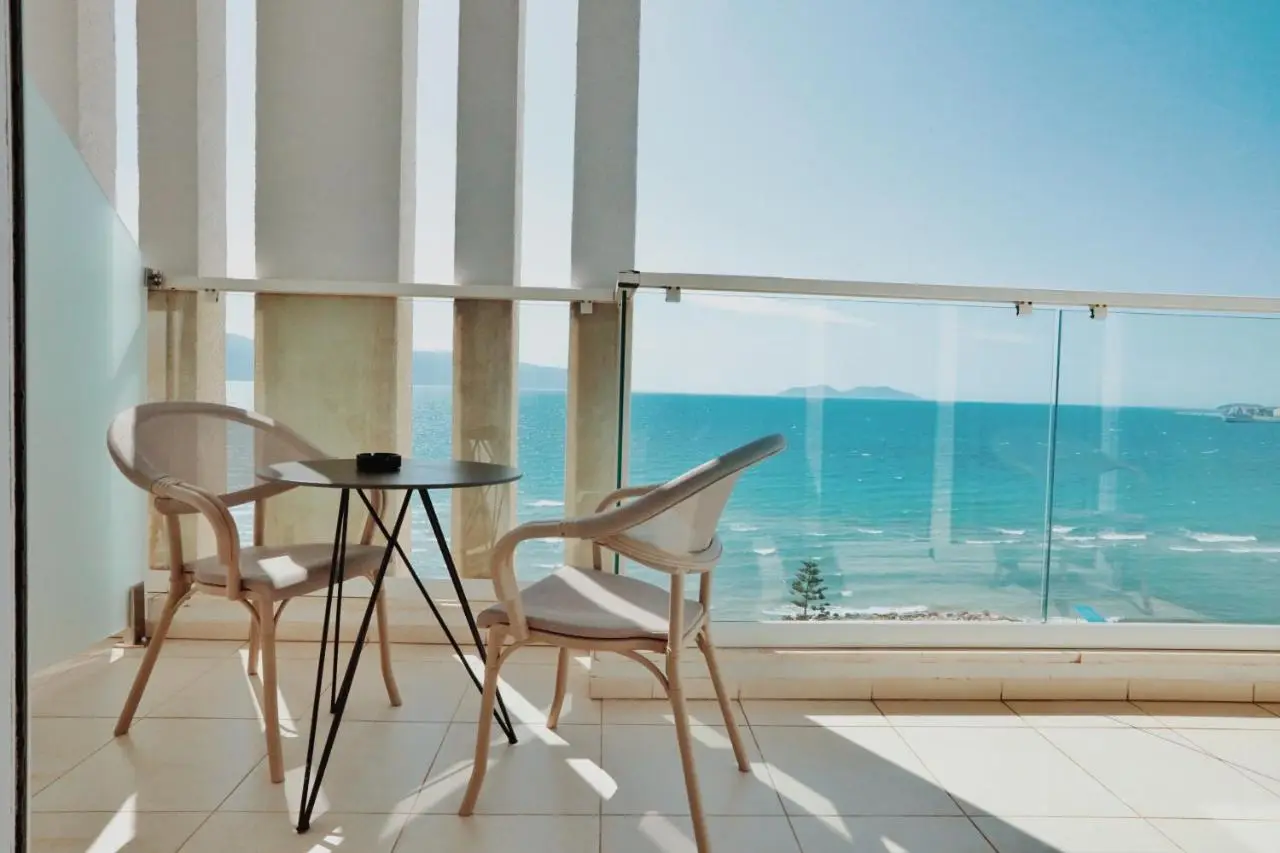 Grand Mirage