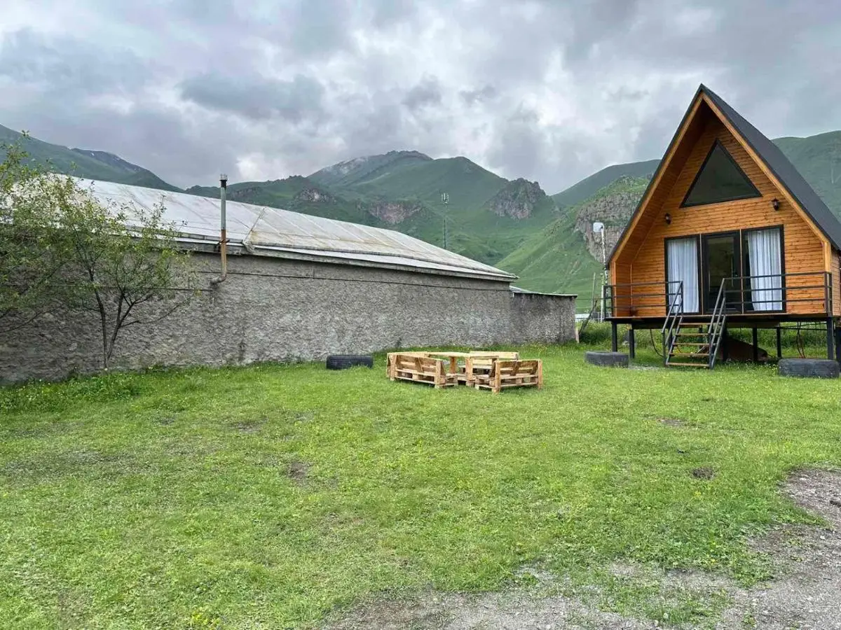 Thomas' Hut
