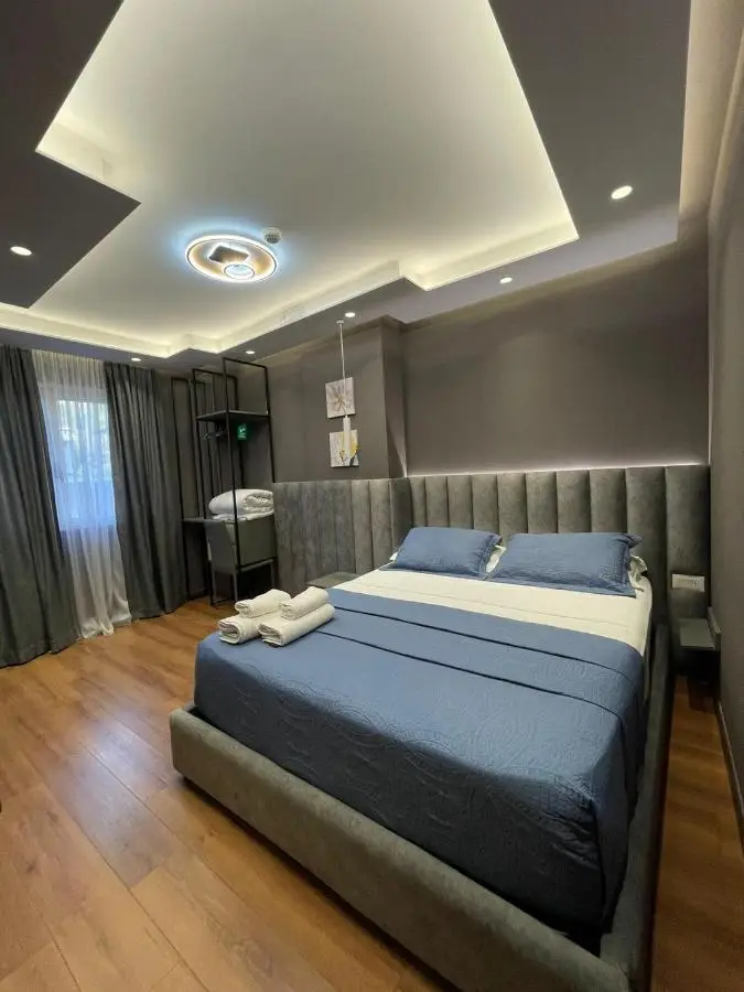 Peaky Hotel