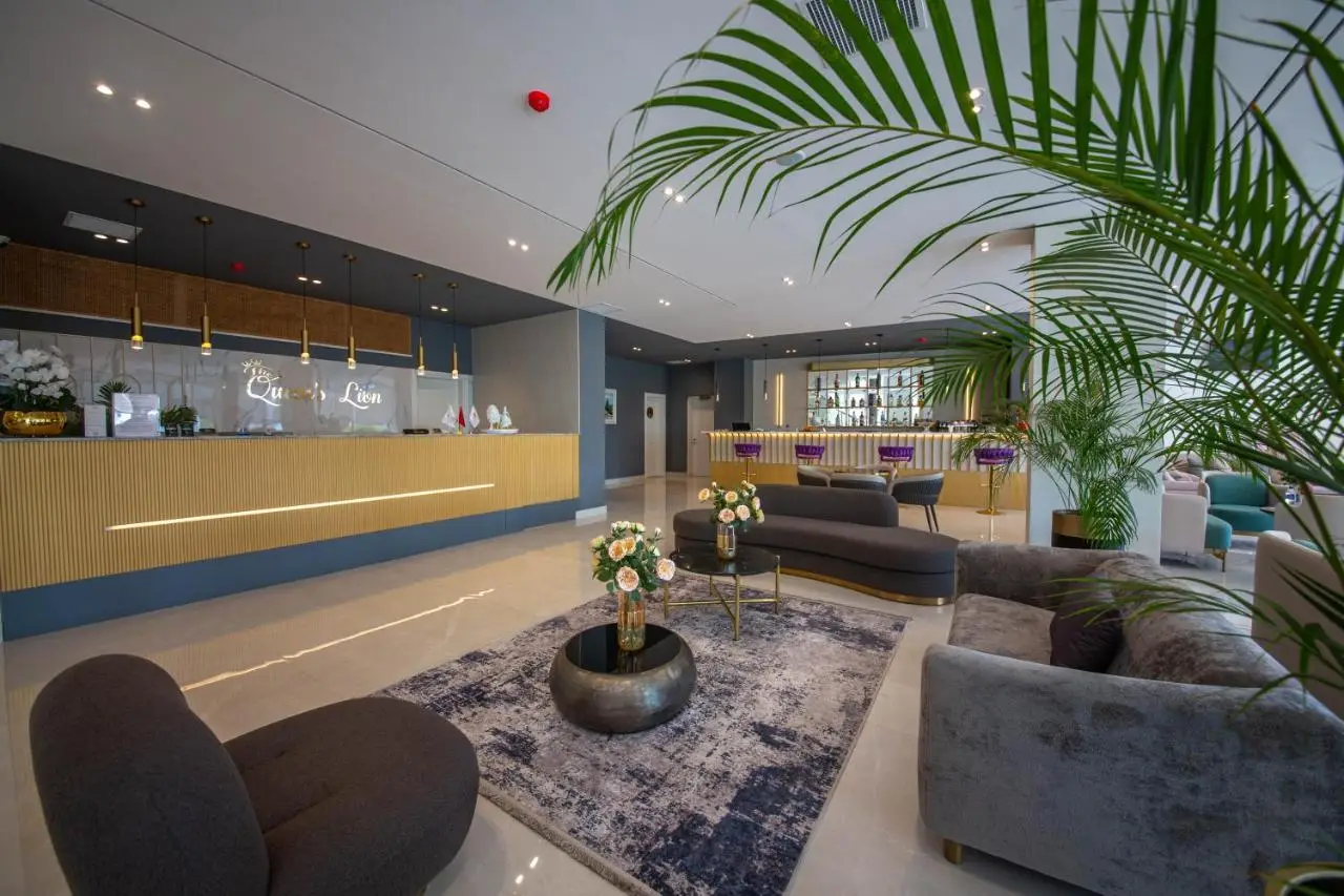 The Queen's Lion Premium HOTEL